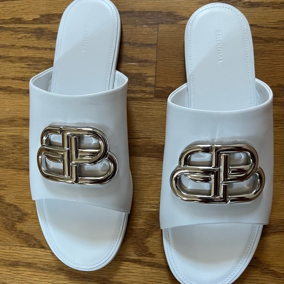 Balenciaga White Leather Oval BB Slides in 38 - Picture 4 of 10